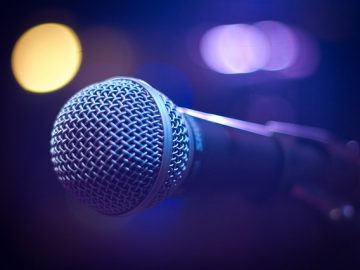 microphone-1261792_640